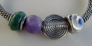 Bangle bracelet of sterling silver, amethyst and green aventurine stones - by Vicky Jousan