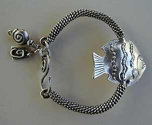 Bangle bracelet of Hill Tribe and sterling silver - by Vicky Jousan